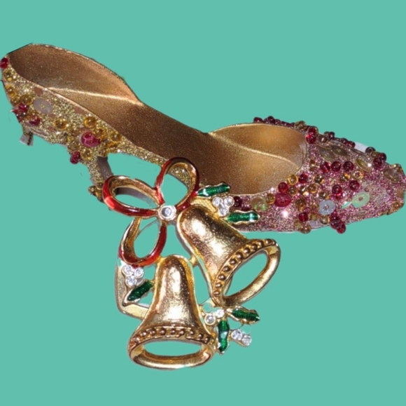 Vintage Christmas Jingle Bells Scarf Clip - Picture 3 of 15